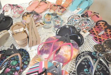 Chinelos são opção para os presentes