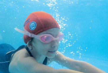 Prática vai além de aprender a nadar