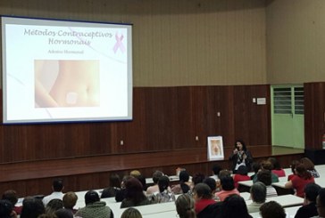 Saúde faz palestra para funcionárias da Educação