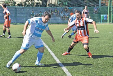 Society soma 22 gols em 4 jogos