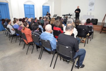 Sarau Artístico Todas Palavras acontece na quinta-feira, dia 27