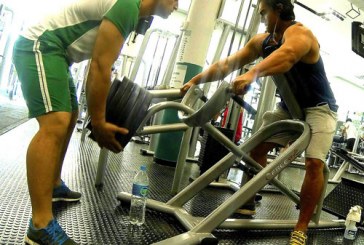 Equipe de luta de braço embarca para o mundial