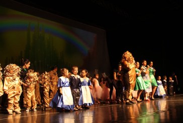 Alunos do Colégio Montreal encenam “O Mágico de OZ”