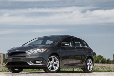 Peugeot 308 encara Ford Focus