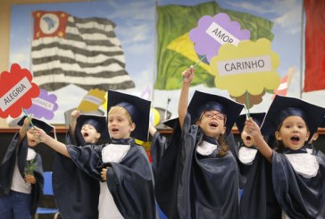 Colégio Le Perini realiza formaturas do Infantil e Fundamental
