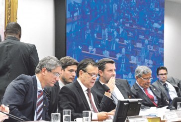Parecer divide Câmara entre prós e contras