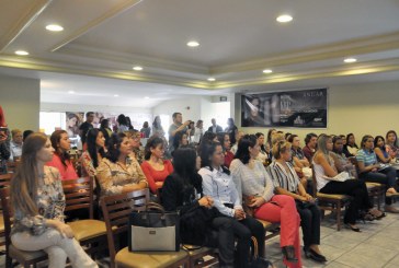 Anuar  Cosméticos  realiza evento