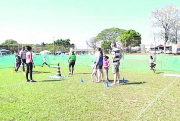Famílias participam de atividades na Acenbi