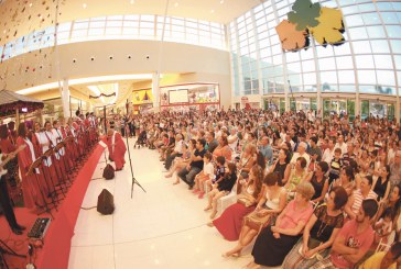 Coral  Mozart se apresenta no Polo
