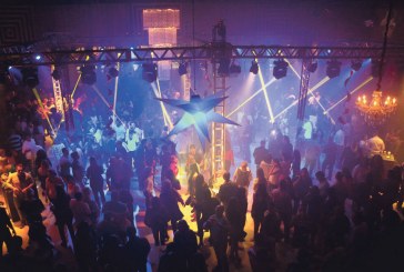 DJs e VJs animam mais  uma edição do ‘Flashback’