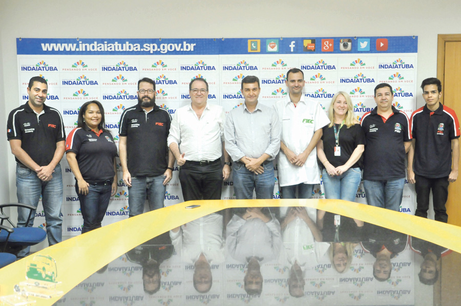 FIEC O prefeito de Indaiatuba Nilson Gaspar recebeu em seu gabinete os alunos da Fiec (Fundação Indaiatubana de Educação e Cultura) que participaram no mês de julho da Competição de Habilidades para países da América Latina e Caribe 2015, da Cisco Networking Academy NetRiders nos módulos IT Essentials e CCENT (Cisco Certified Entry Networking Technician). De 170 participantes, sendo que apenas 35 representavam o Brasil na habilidade IT Essentials, que abrange habilidades fundamentais sobre computadores, instalação, configuração e solução de problemas, dispositivos móveis e software, 5 alunos do curso da Cisco oferecido pela Fiec, se destacaram nas primeiras 30 colocações são eles: Matheus Rodrigues dos Santos (15°), Fernando Silveira (20°), Daniela Baldi (23°), Marcos Flávio Armenini(25°) e Jenniffer De Cassya Oliveira (30º).