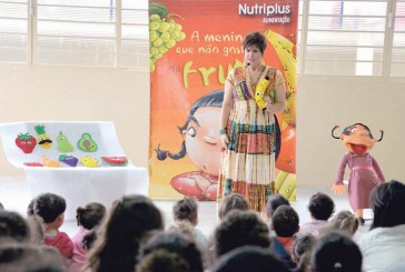 Crianças participam de projeto de incentivo ao consumo de frutas