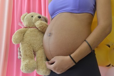 Prefeitura promove capacitação para iniciar plano de reduzir gravidez na adolescência