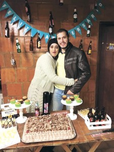 A família Olimpio parabeniza os irmãos aniversariantes Ana Paula e José Roberto pelo mais um ano de vida