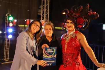 Centro de Referência LGBT celebra 19 anos e premia parceiros