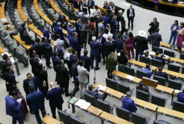 Deputados Federais Bruno Ganem e Bruno Lima votam a favor da Anistia