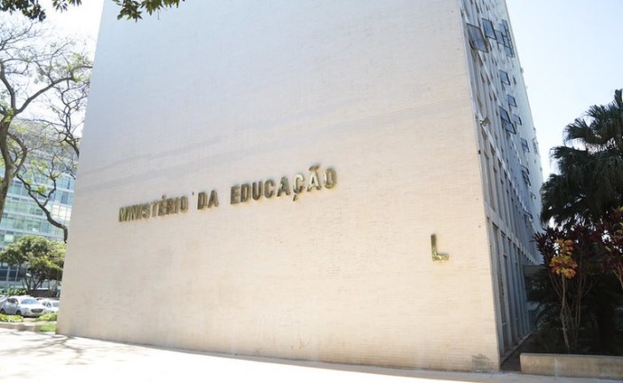 MEC pede regulação nas redes sociais digitais