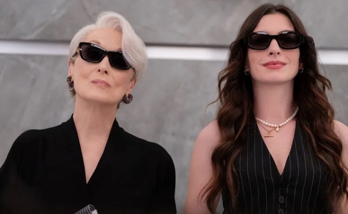 Elas estão de volta. “O Diabo Veste Prada 2” estreia nos cinemas em 2026