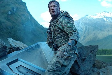 “Máquina de Guerra” traz diversão, mesmo com trama nada inédita