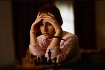 “A Rainha do Xadrez” e a luta feminina em esporte dominado por homens
