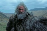 Robin Hood volta às telas em releitura intimista e bem sombria